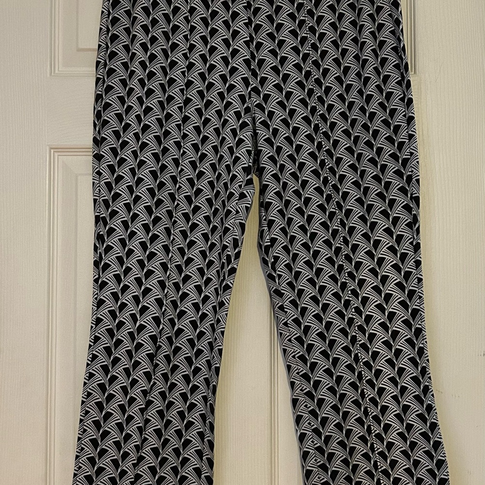 Jules & Leopold Monochrome Patterned Apparel